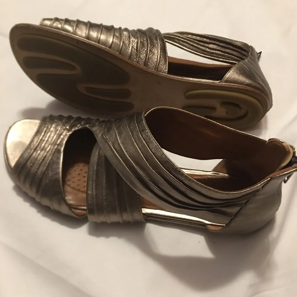 Gentle Souls Metallic Leather Sandals Day Break - Picture 3 of 6
